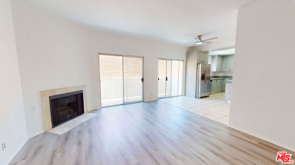 5135 Zelzah Avenue 203