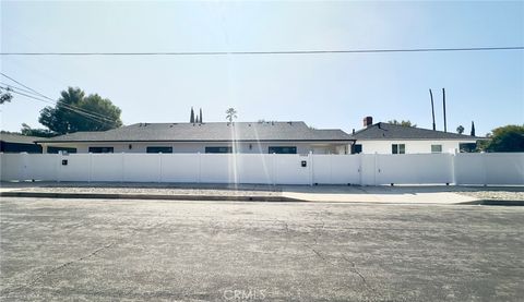 Photo of 15952 Cohasset Street, Van Nuys, CA 91406 (MLS # SR25248598) Photo of 15952 Cohasset Street, Van Nuys, CA 91406 (MLS # SR25248598)