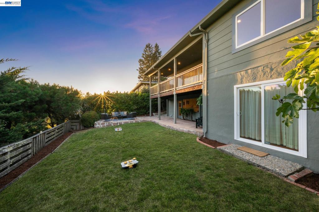 6957 ARMOUR DRIVE Dr, Oakland CA 94611