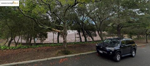 Photo of 0 Bullard DR, Oakland, CA 94611 (MLS # 41111520) Photo of 0 Bullard DR, Oakland, CA 94611 (MLS # 41111520)