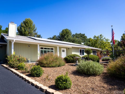 Photo of 610 Allen Court, Templeton, CA 93465 (MLS # NS26145765)