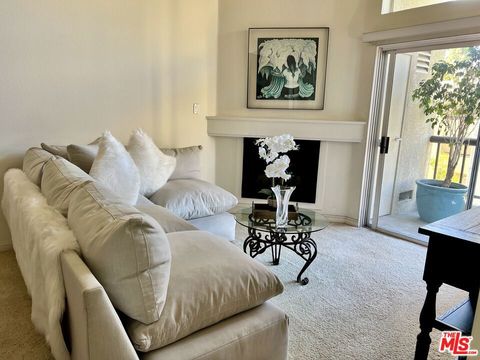 Photo of 5535 Canoga Avenue #319, Woodland Hills, CA 91367 (MLS # 26848939)