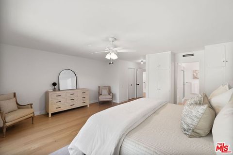 Tiny photo for 411 Meadowview Drive, La Canada Flintridge, CA 91011 (MLS # 26667041)