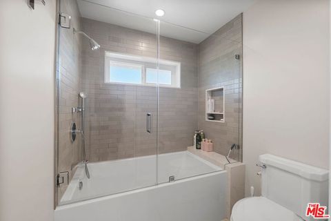 Tiny photo for 411 Meadowview Drive, La Canada Flintridge, CA 91011 (MLS # 26667041)