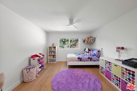 Tiny photo for 411 Meadowview Drive, La Canada Flintridge, CA 91011 (MLS # 26667041)