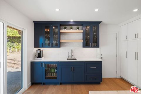 Tiny photo for 411 Meadowview Drive, La Canada Flintridge, CA 91011 (MLS # 26667041)