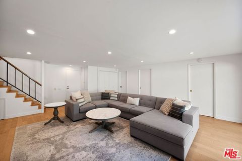 Tiny photo for 411 Meadowview Drive, La Canada Flintridge, CA 91011 (MLS # 26667041)