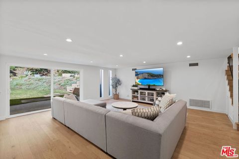 Tiny photo for 411 Meadowview Drive, La Canada Flintridge, CA 91011 (MLS # 26667041)