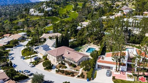 Tiny photo for 411 Meadowview Drive, La Canada Flintridge, CA 91011 (MLS # 26667041)