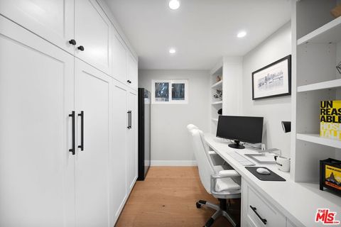 Tiny photo for 411 Meadowview Drive, La Canada Flintridge, CA 91011 (MLS # 26667041)