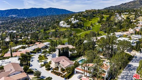 Tiny photo for 411 Meadowview Drive, La Canada Flintridge, CA 91011 (MLS # 26667041)