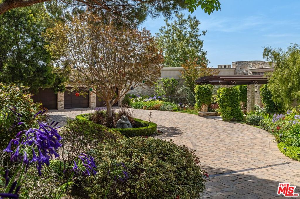 1101 Bel Air Place
