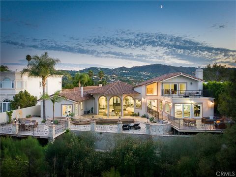 Photo of 4440 Bergamo Drive, Encino, CA 91436 (MLS # SR25198054)