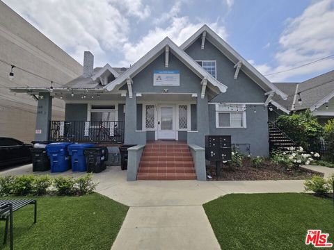Photo of 1420 W 28th Street, Los Angeles, CA 90007 (MLS # 25546699)