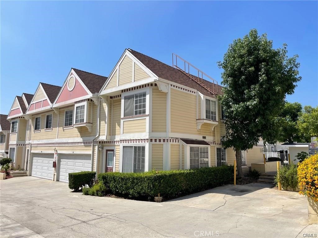 Updated 3 beds 2.5 baths, 2 story cottage style bright end unit townhome with laminate flooring on living area. Dining room with counter bar.
New carpeted bedrooms. Updated doors. remodeled guest bathroom. Open kitchen with new stove, Microwave & dishwasher. New HVAC system. Indoor laundry in the closet. Sky light to bring natural light inside. 2 car attached garage with Direct access and hanging storage. 2 guest parkings beside unit. Well maintained gated community with pool, spa & guest parkings. Close to major freeways, shopping center, restaurants, schools and park.