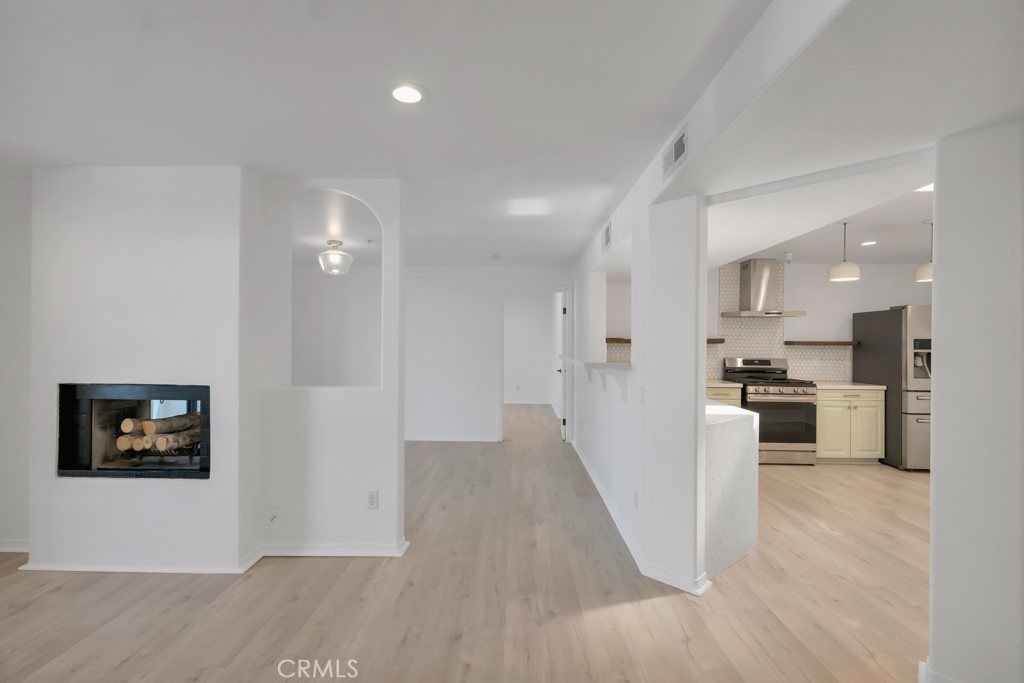 17735 Kinzie Street 304