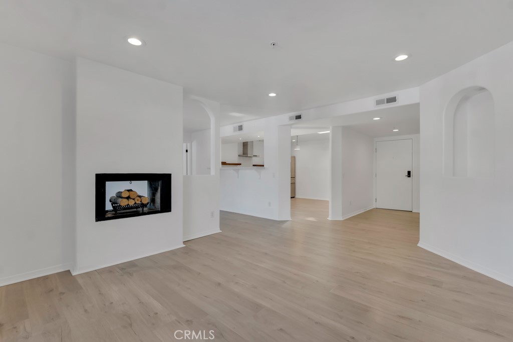 17735 Kinzie Street 304