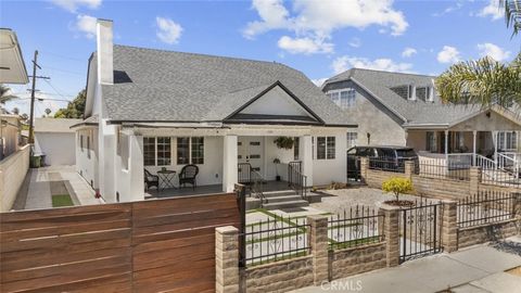 Photo of 1727 N Kenmore Avenue, Los Angeles, CA 90027 (MLS # SR25182557)