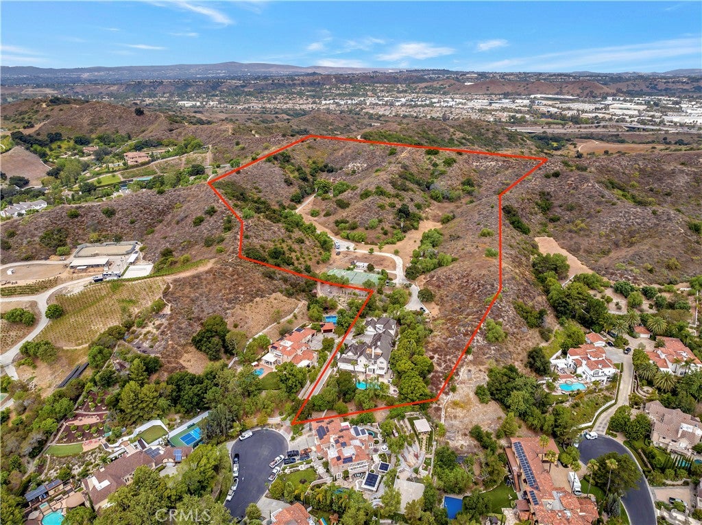 Photo of 2 Via Terracaleta, Coto de Caza, CA 92679 (MLS # OC26204587)