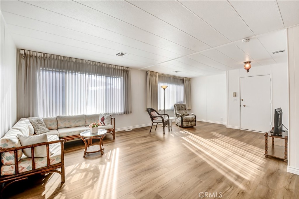 4095 Fruit Street 411