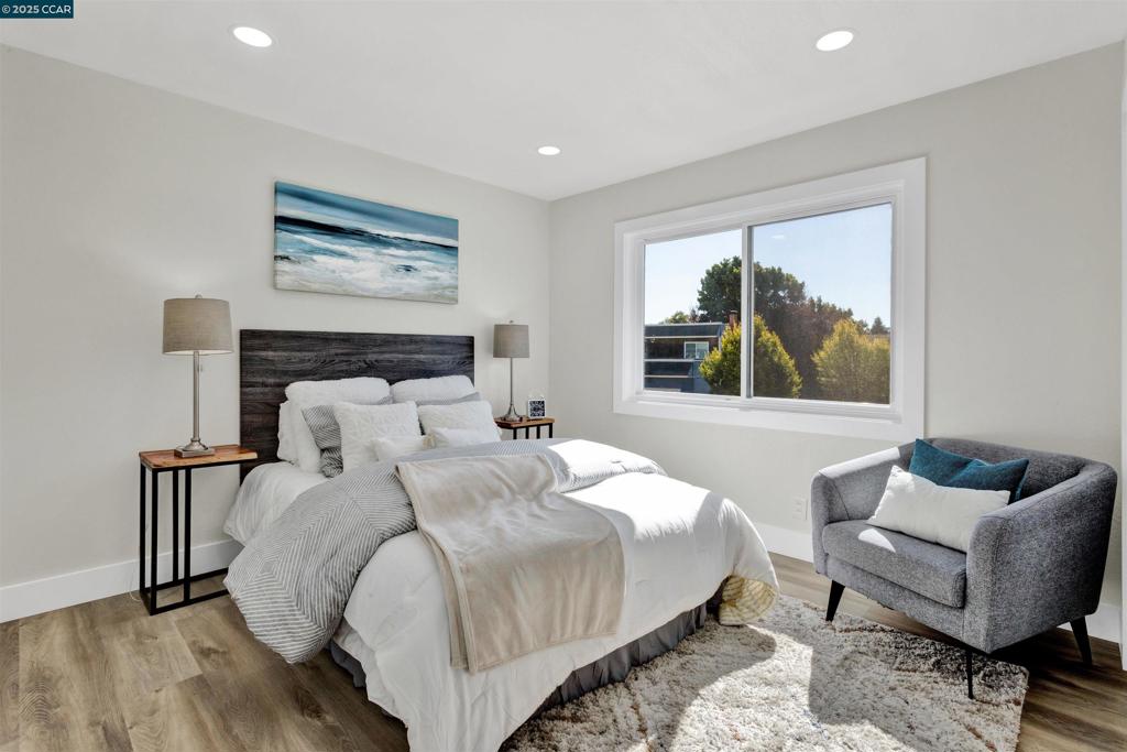 LAUREL PARK - Residential