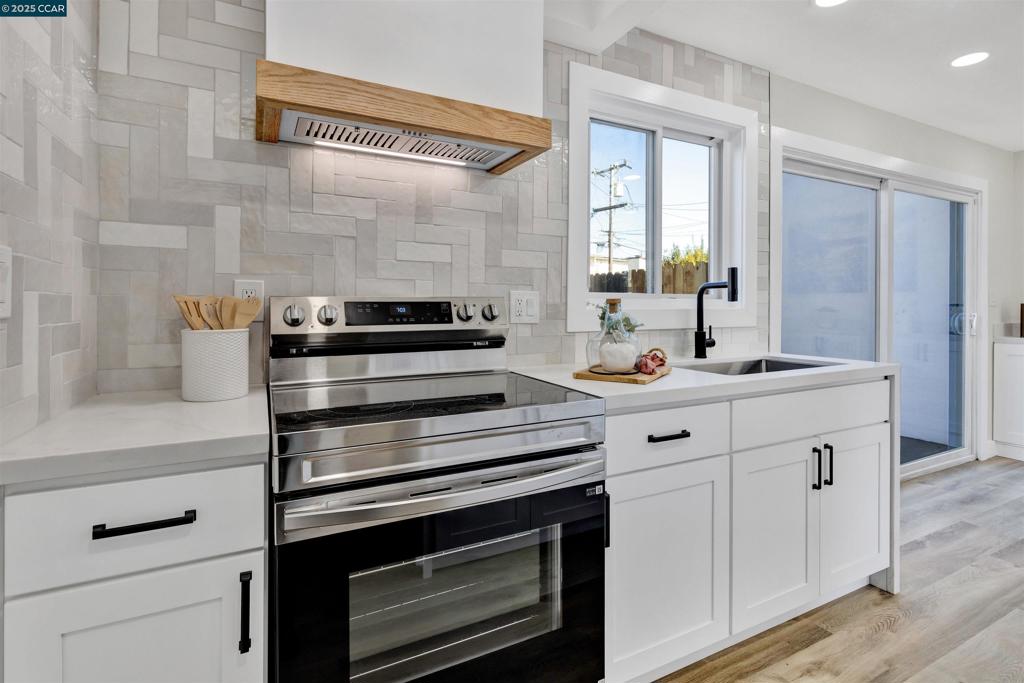 LAUREL PARK - Residential