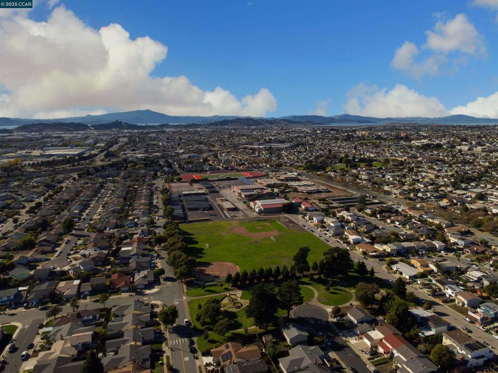 LAUREL PARK - Residential