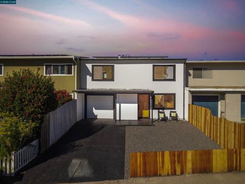 Photo of 4729 Fall Ave Ave, Richmond, CA 94804 (MLS # 41116135) Photo of 4729 Fall Ave Ave, Richmond, CA 94804 (MLS # 41116135)