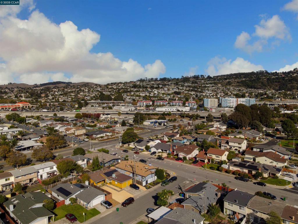 LAUREL PARK - Residential