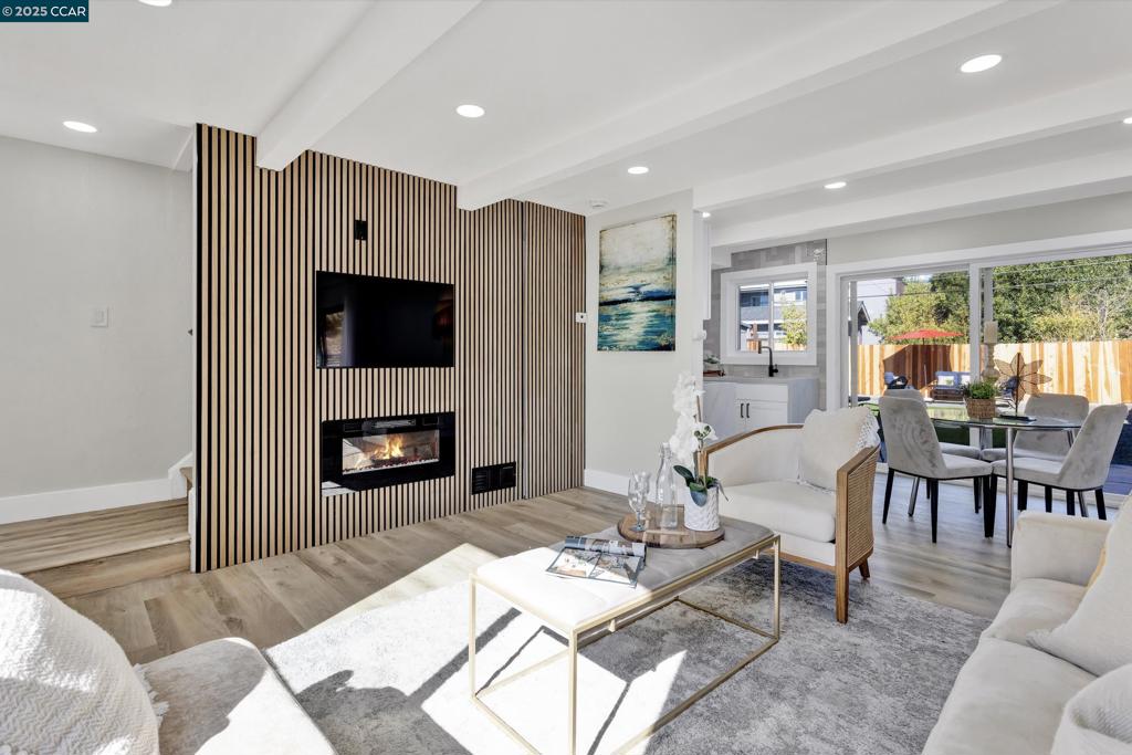 LAUREL PARK - Residential