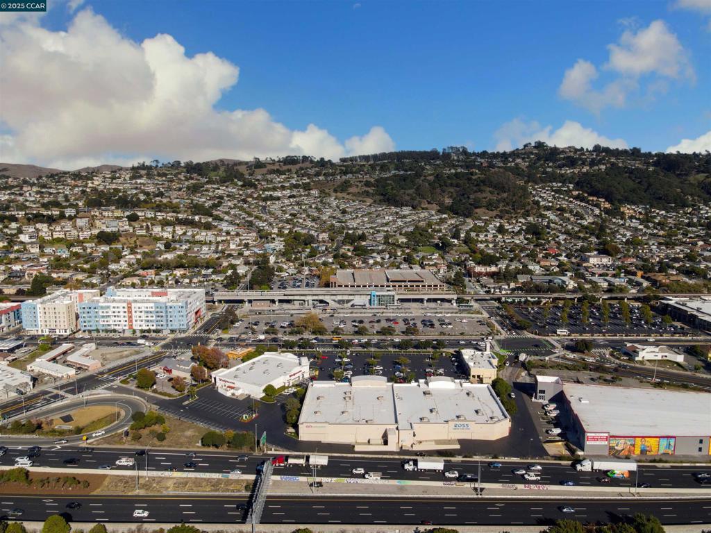 LAUREL PARK - Residential