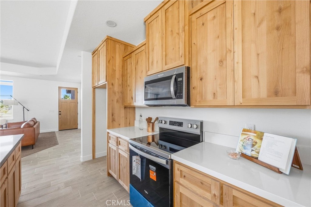 7390 Oakwood