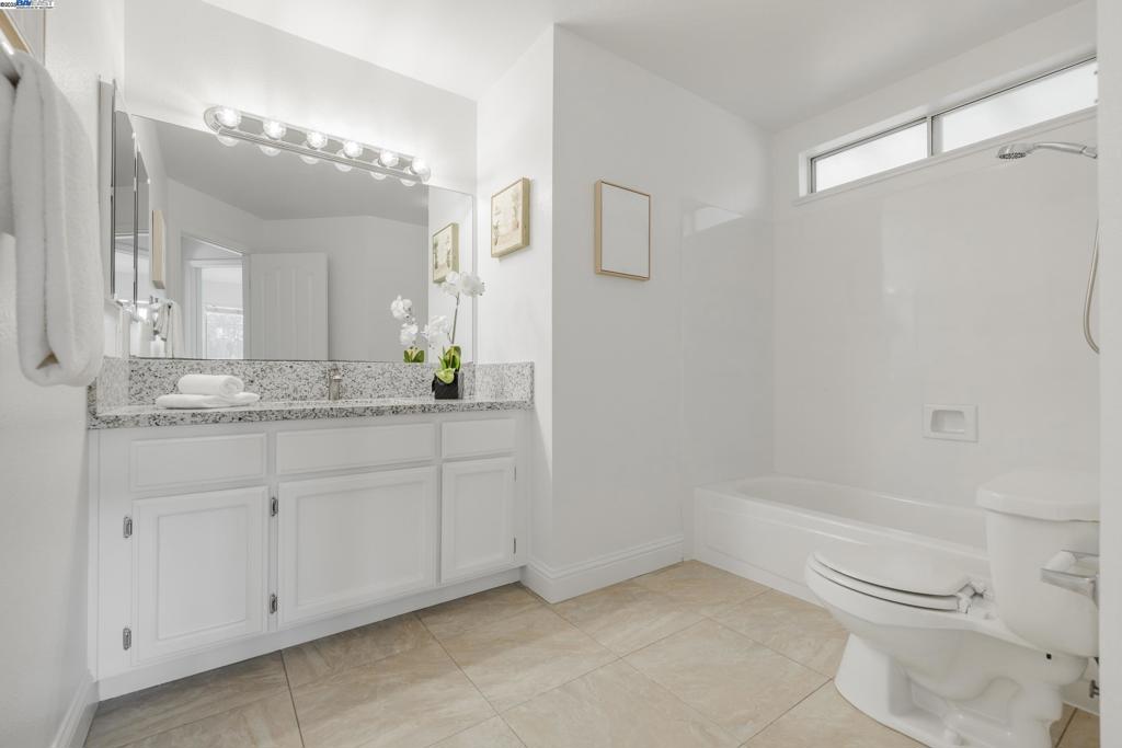 CENTRAL TRACY - Residential