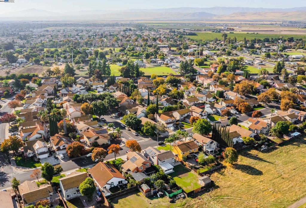 CENTRAL TRACY - Residential