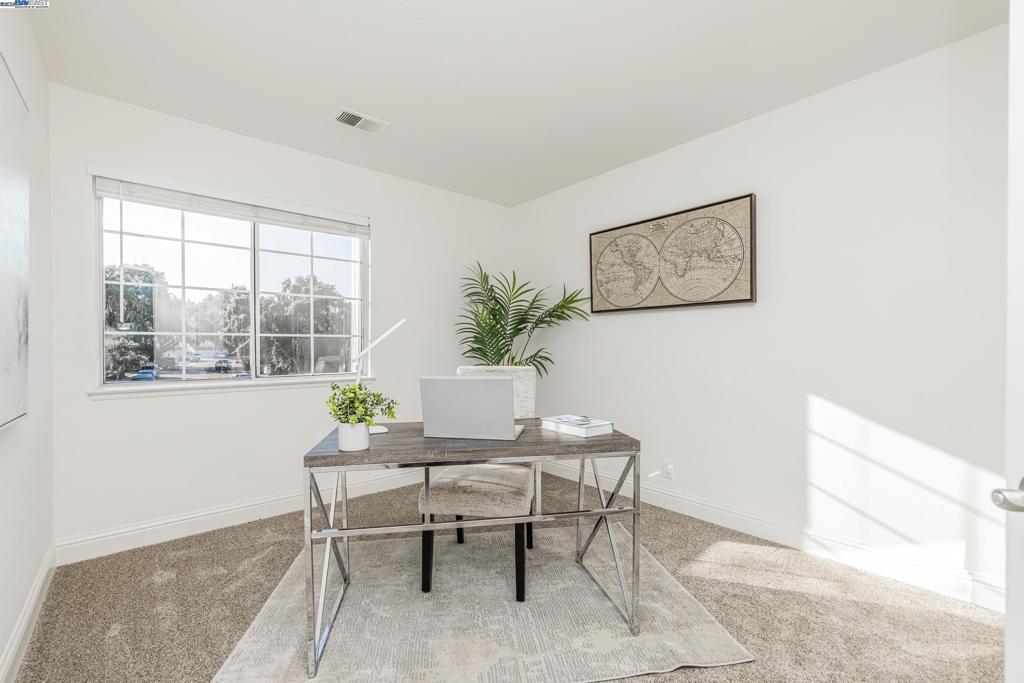 CENTRAL TRACY - Residential