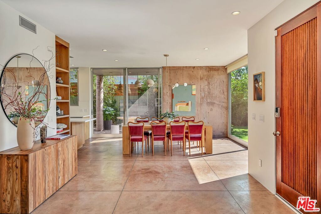 Photo of 2324 Boone Avenue, Venice, CA 90291 (MLS # 26829973)