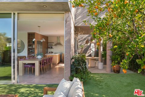 Photo of 2324 Boone Avenue, Venice, CA 90291 (MLS # 26829973)