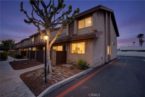 Photo of 8435 Columbus Avenue #17, North Hills, CA 91343 (MLS # SR26110586)