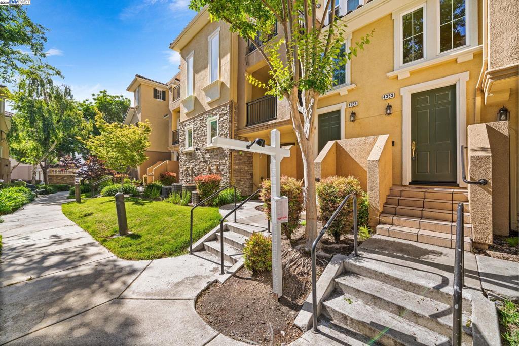 DUBLIN RANCH VLG - Residential