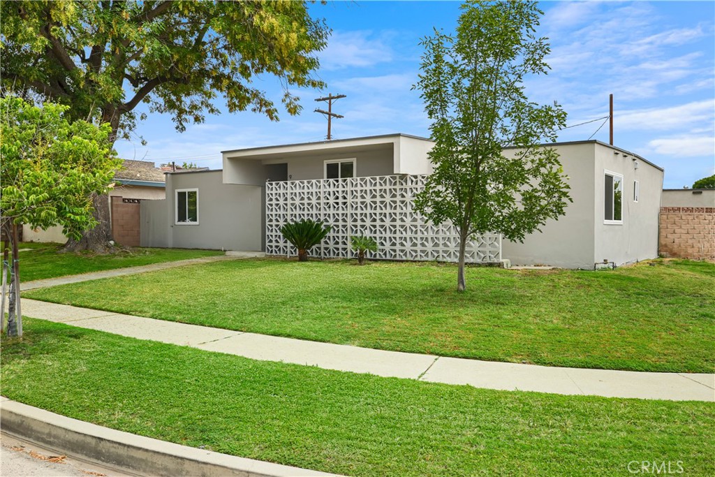 Welcome to this beautifully updated 4-bedroom, 2-bathroom home, ready for immediate move-in! Thoughtfully designed for comfort and convenience, this home features two bedrooms on each side for added privacy, ideal for families, roommates, or guests.
Enjoy fresh upgrades throughout, including newer carpet, refinished wood floors, great natural light, Celing fans in every room and fresh paint that gives the space a bright, modern feel. The fully remodeled kitchen with sleek new cabinets, stylish countertops, and a brand new refrigerator and newer stove, perfect for whipping up home-cooked meals. Included are a brand new washer & dryer inside the house.
Step outside from the spacious living room to a generous backyard oasis complete with a sparkling pool and ample space for entertaining or relaxing under the sun.
Located within walking distance to Superior Elementary School and just minutes from shopping, dining, and the Northridge Mall, this home offers both comfort and convenience.
Don’t miss out—schedule your private tour today and make this home your next rental retreat!