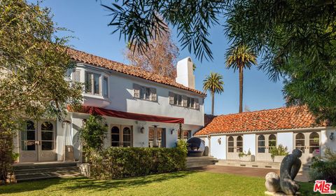 Photo of 523 N Beverly Drive, Beverly Hills, CA 90210 (MLS # 26729461)