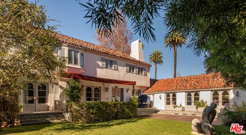 Photo of 523 N Beverly Drive, Beverly Hills, CA 90210 (MLS # 26729461)