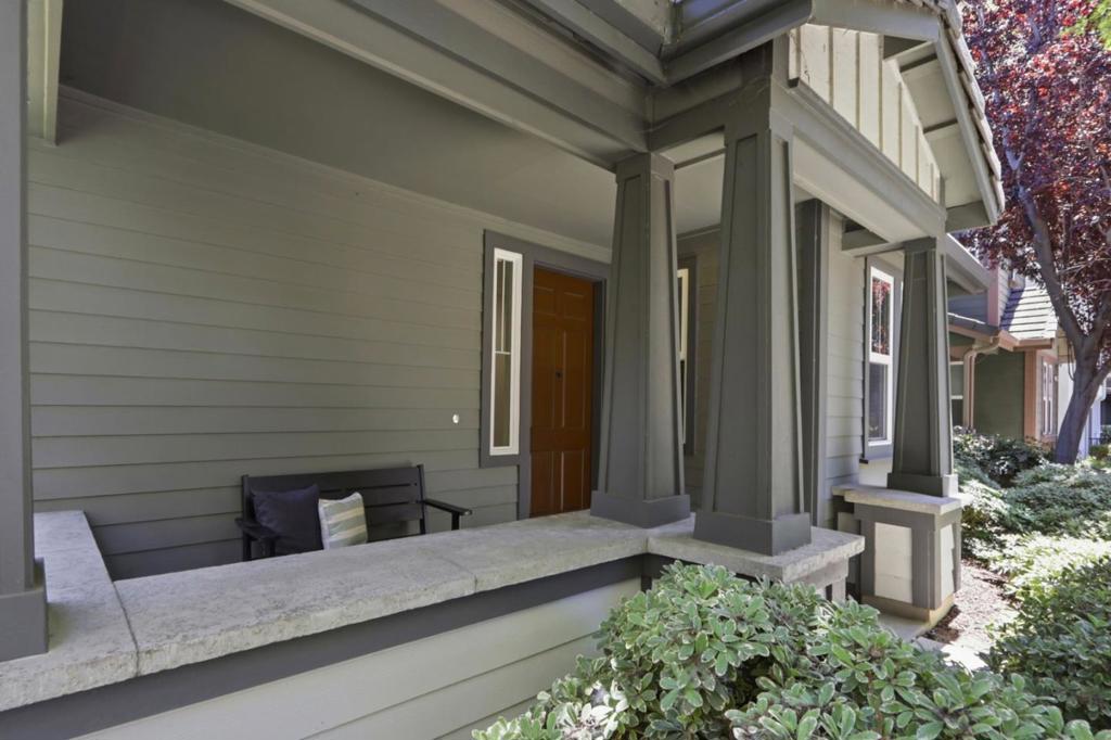 657 Woodland Terrace