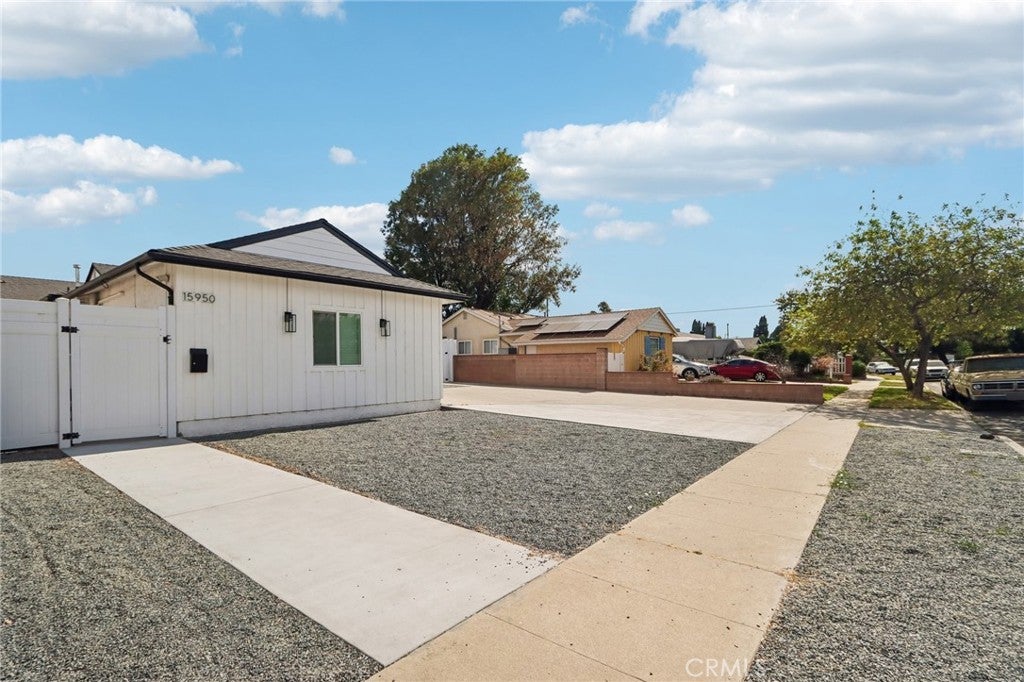 15952 Simonds Street, Granada Hills CA 91344