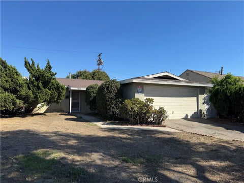 Photo of 8838 Ilex AVE, Sun Valley, CA 91352 (MLS # SB26219906)