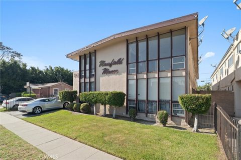 Photo of 2917 S Mansfield Ave, Los Angeles, CA 90016 (MLS # SB25259896)