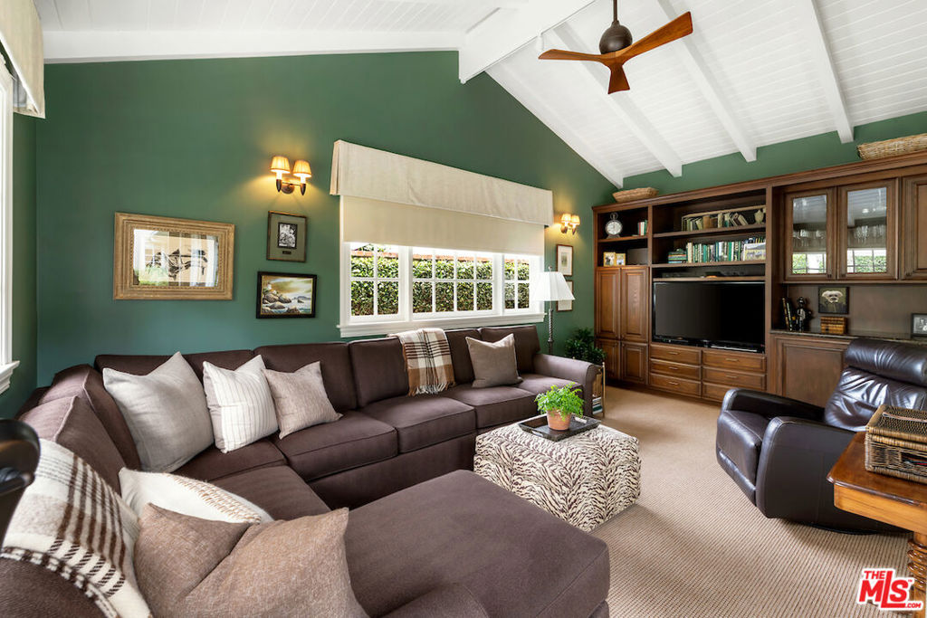 Huntington Palisades - Residential