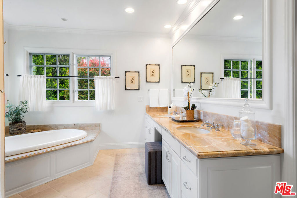 Huntington Palisades - Residential