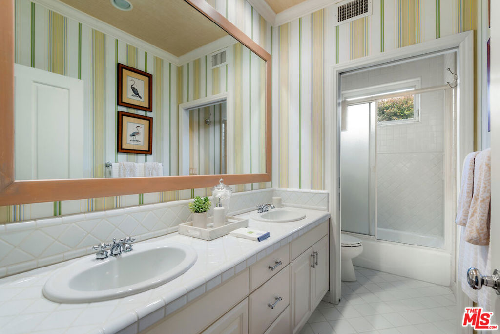 Huntington Palisades - Residential