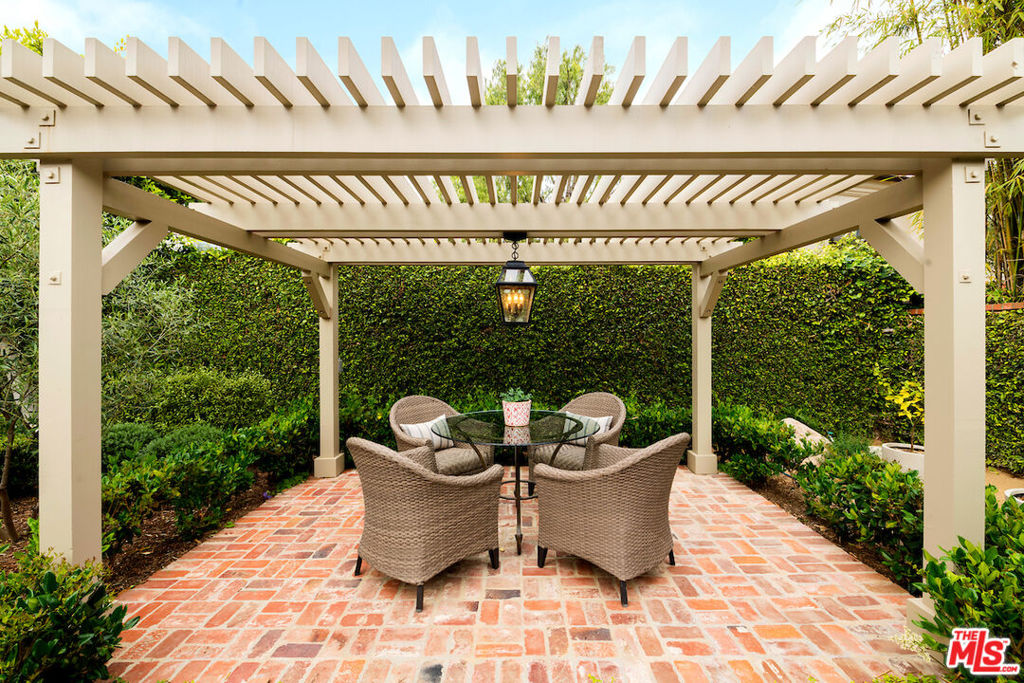 Huntington Palisades - Residential